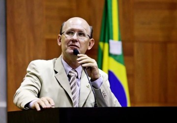 Deputado pede licença de 3 meses na AL para tratamento de saúde