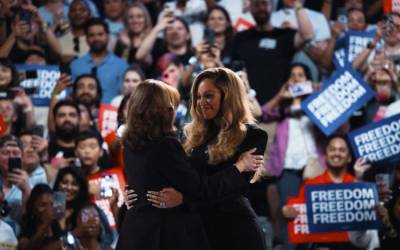 Beyoncé defende direito das mulheres em comício de Kamala Harris