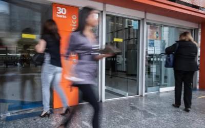 Bancos voltam a funcionar normalmente nesta quinta para atendimento presencial ao público