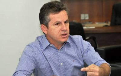 Mauro Mendes diz que "quando o governo falha, a oposição comemora" durante encontro com prefeitos