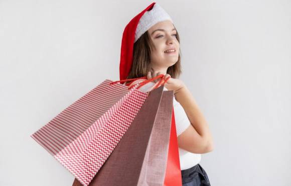 72% dos brasileiros pretendem comprar presentes para o Natal; empresas devem se preparar para alta na demanda