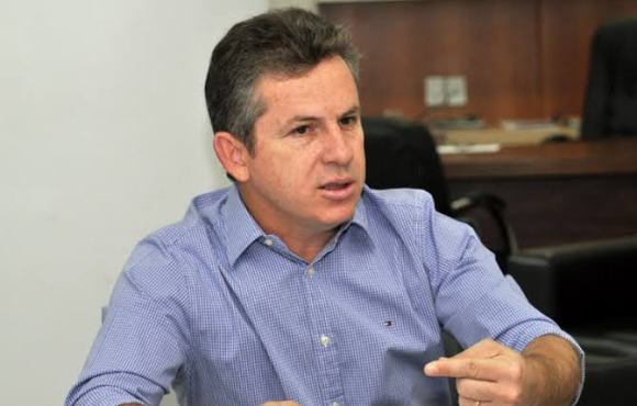 Mauro Mendes diz que "quando o governo falha, a oposição comemora" durante encontro com prefeitos